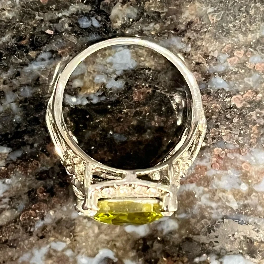 Cocktail Ring Sz 6.5, Olivine color